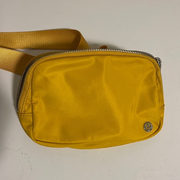 lululemon athletica Handbags - Lululemon belt bag